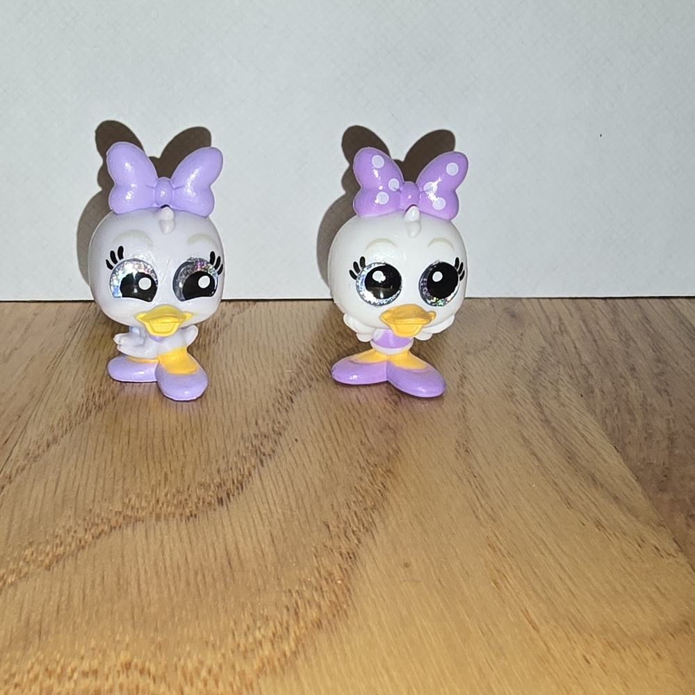 Disney Doorable Daisy Figurines